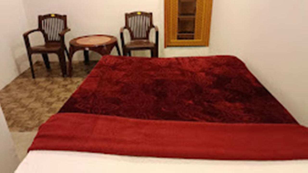 Hotel Paradise Inn Nagaon  ภายนอก รูปภาพ