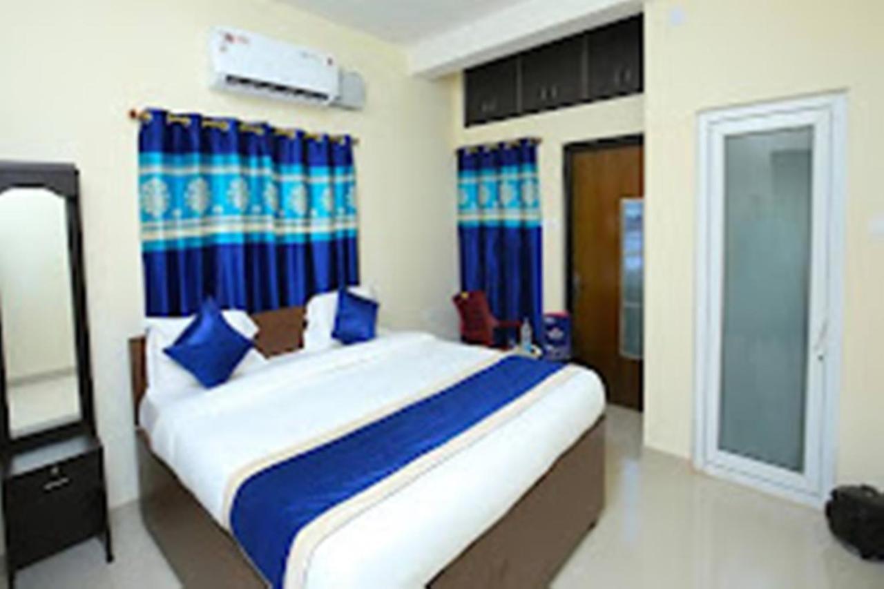 Hotel Paradise Inn Nagaon  ภายนอก รูปภาพ